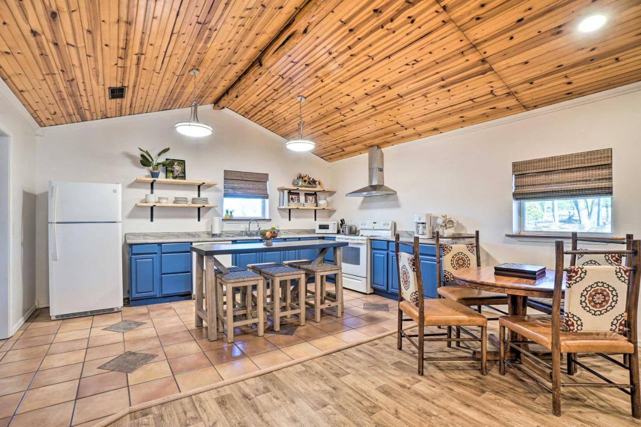 Relaxing Rural Harrison Home - 11 Mi To Town Екстериор снимка